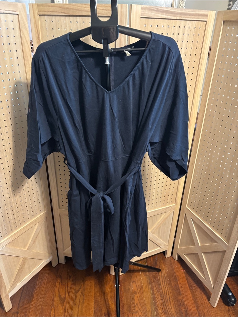 eshakti Navy V-Neck Tie-Waist flutter sleeve dress. 22w/2x